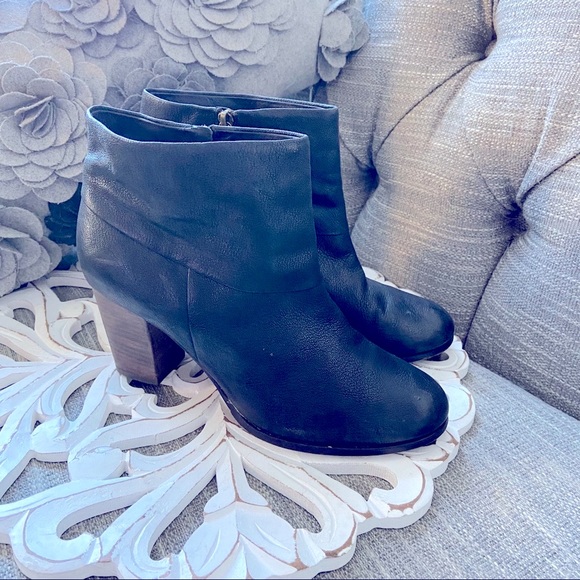 Cole Haan Ankle Boots Women’s 9 - Picture 2 of 8
